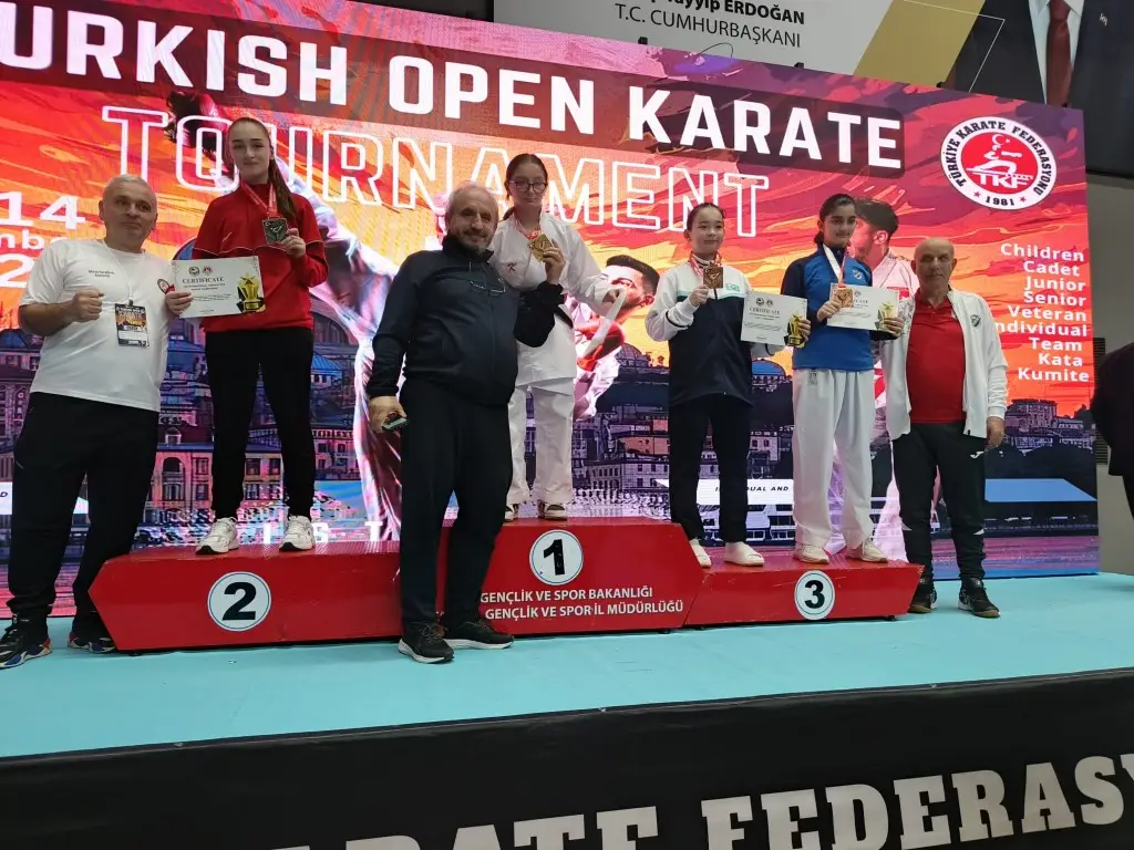 Kartepe Belediyespor Karate Takımı, 32 ülkeden toplam 1500 sporcunun katıldığı,