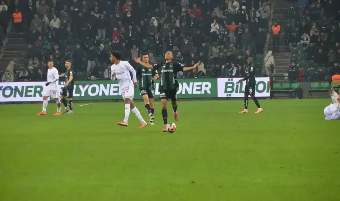 Ligin ilk yarısının son maçında kardeş takım Antalyaspor’u evinde ağırlayan