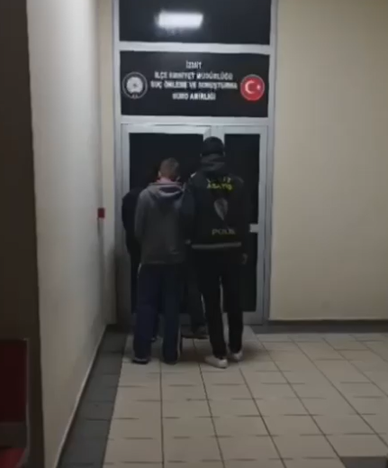 İzmit’te sokak duvarlarına yasa dışı bahis sitesi reklamı yazdığı tespit