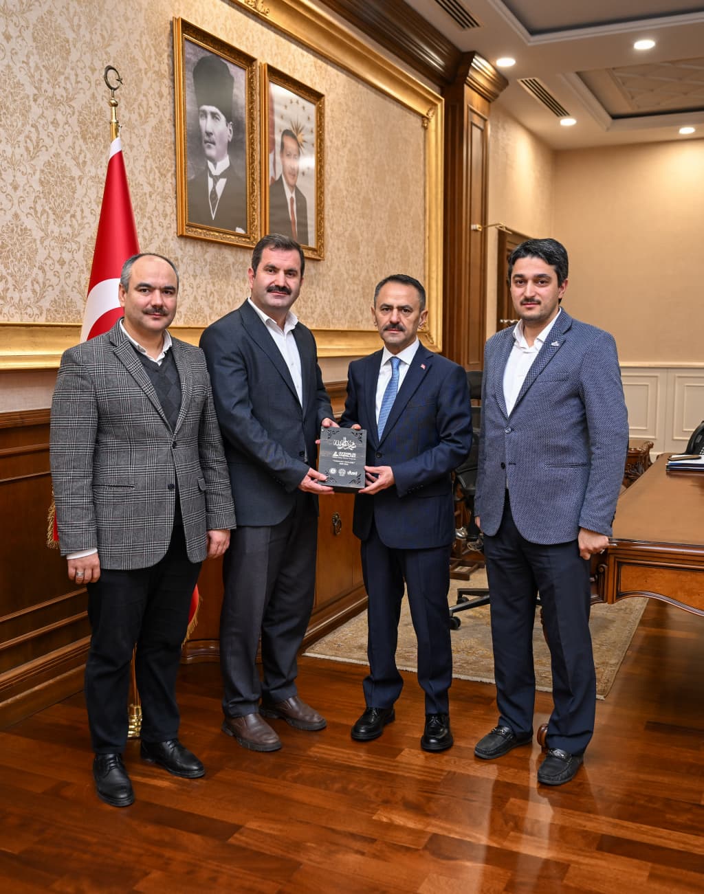 Uluslararası Eğitimciler Derneği Genel Başkanı Yusuf Irmak ve beraberindeki heyet,