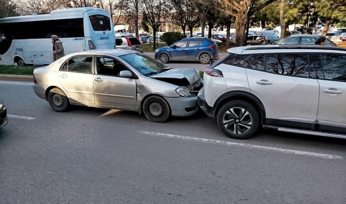 İzmit Körfez Mahallesi Şehit Rafet Karacan Bulvarı’nda meydana gelen trafik