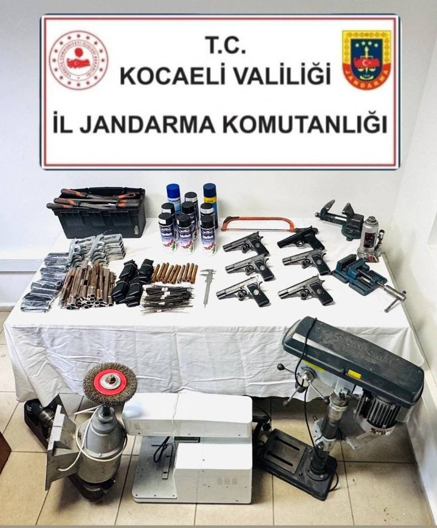 Kocaeli İl Jandarma Komutanlığı ekiplerince silah kaçakçılığının önlenmesine yönelik yürütülen