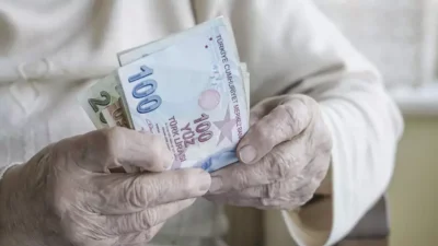 Türkiye’de en düşük emekli maaşı 20 000 TL’ye çıktı.