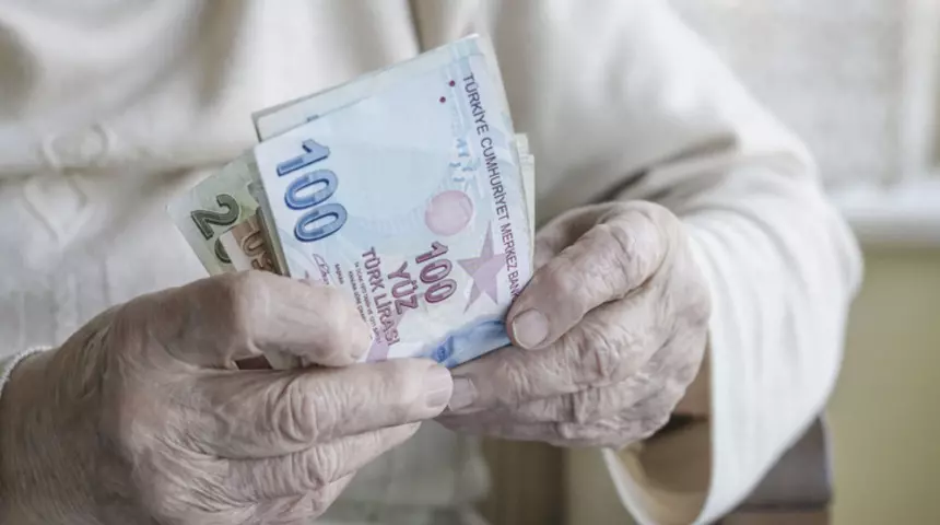SSK ve Bağ-Kur emekli maaşlarında kritik artış Meclis’ten geçti. 2026