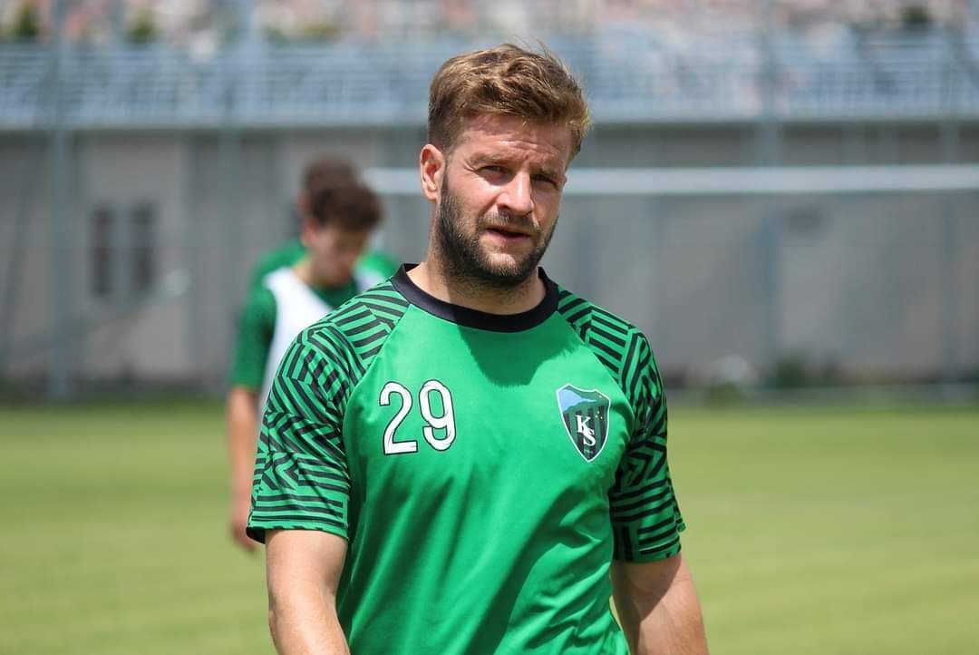 Kocaelispor formasıyla 3 sezon mücadele eden ve 2. Lig şampiyonluğu