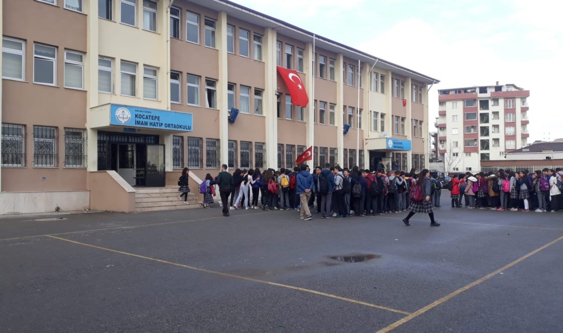 Gebze’de olumsuz hava koşullarından zarar gören okullarda eğitime verilen ara