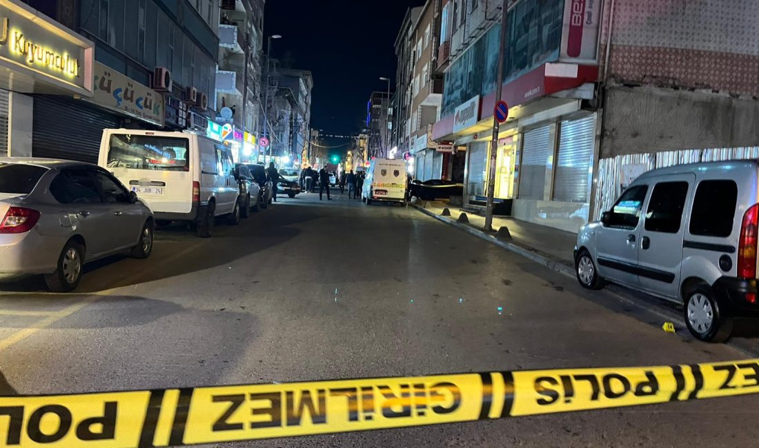 İstanbul'un Küçükçekmece ilçesi Mehmet Akif Mahallesi’nde meydana gelen silahlı saldırıda