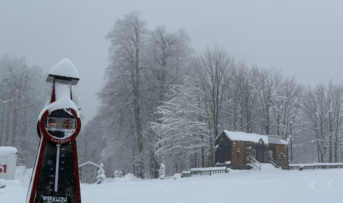 Meteorolojinin uyarılarının ardından Kocaeli’nin yüksek kesimlerinde kar yağışı etkili olurken,