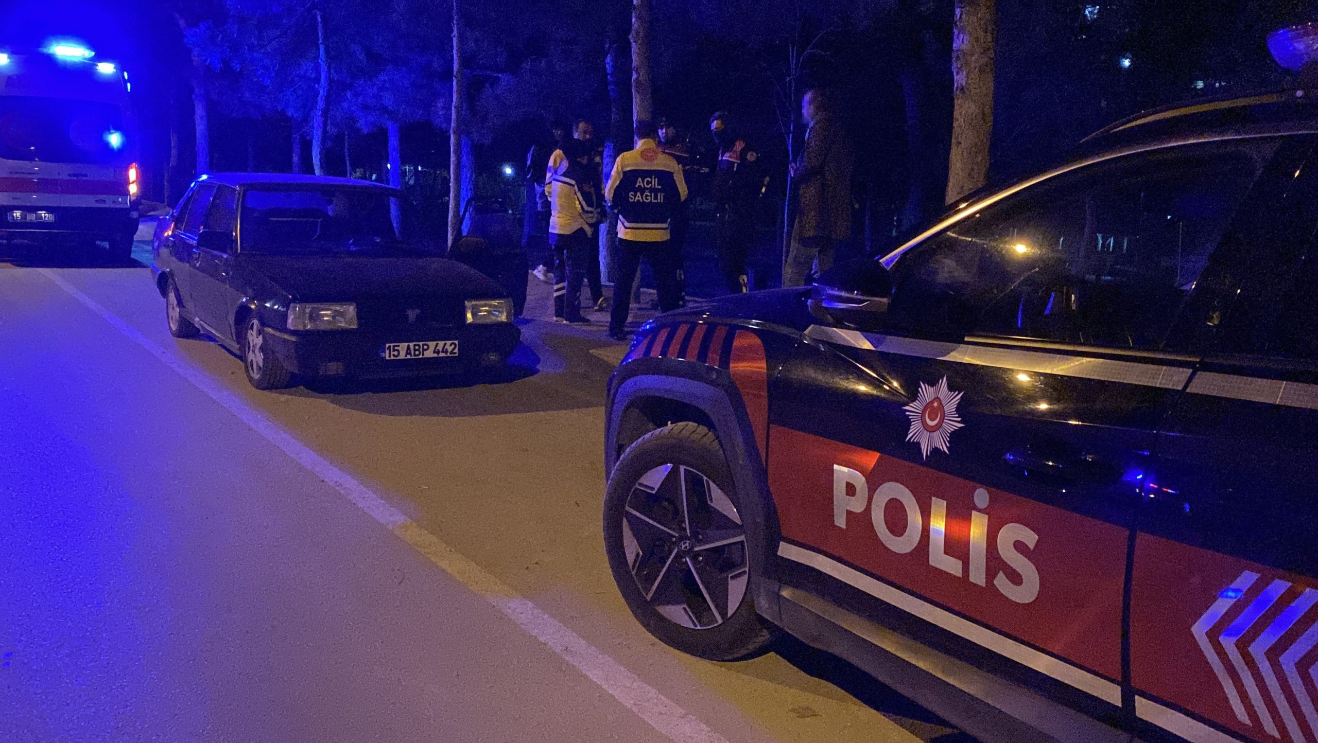 Burdur’da iki gencin karıştığı kavgada biri bıçakla, diğeri ise darp