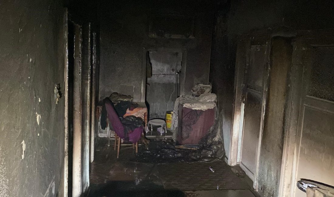 Elazığ'ın Salıbaba Mahallesi’nde tek katlı evde çıkan yangında dumandan etkilenen