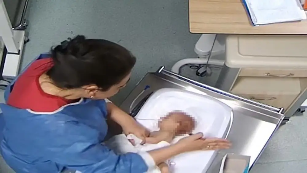 Kahramanmaraş’ta 5 günlük bebeğe şiddet uyguladığı iddiasıyla yargılanan hemşire H.D.B.