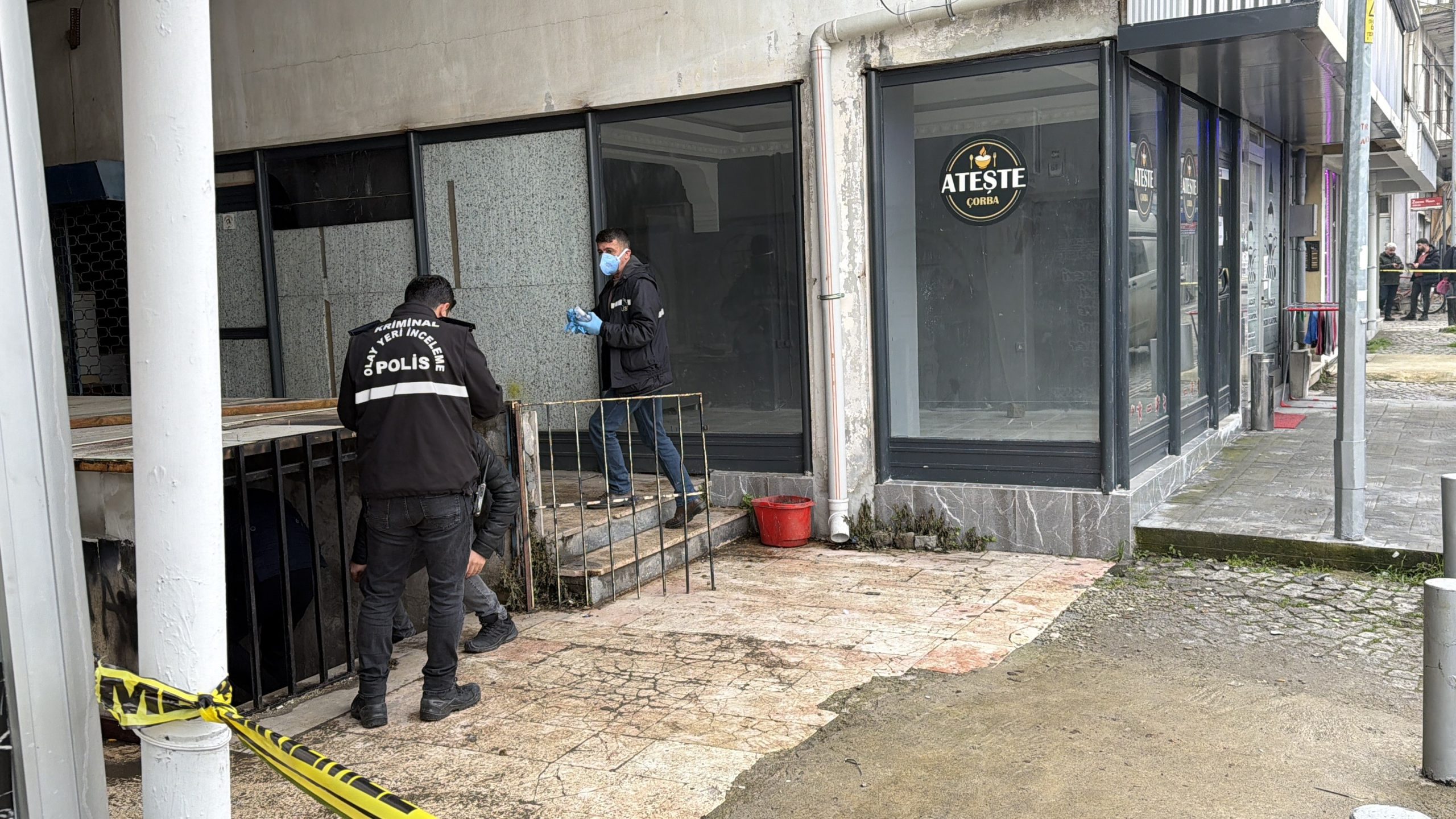 Düzce merkezde bir binanın bodrum katında hareketsiz halde bulunan erkek