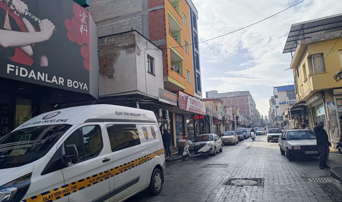 Manisa’nın Turgutlu ilçesinde 3 aylık bir bebeğin uyuduğu yatakta hayatını