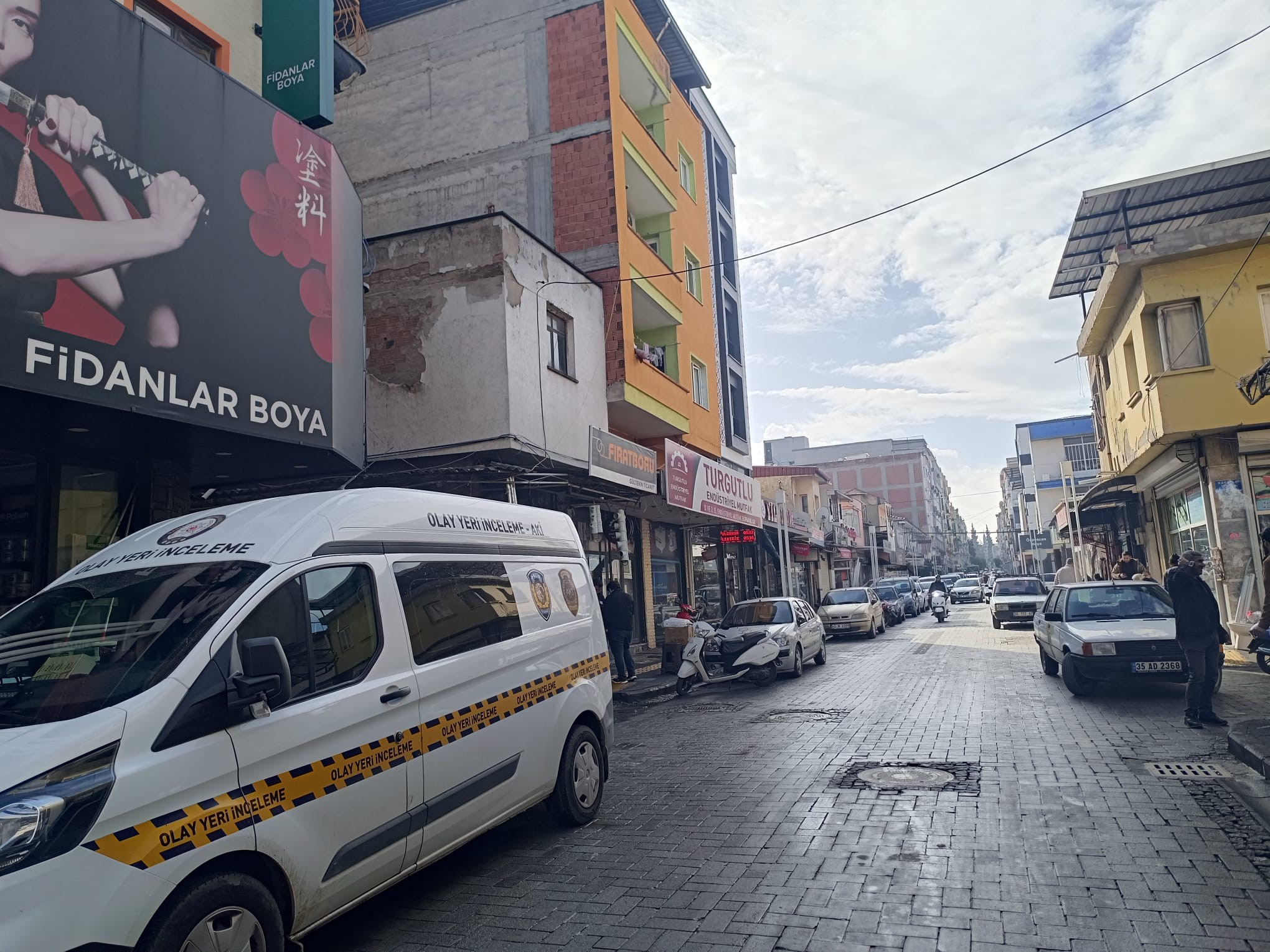 Manisa’nın Turgutlu ilçesinde 3 aylık bir bebeğin uyuduğu yatakta hayatını
