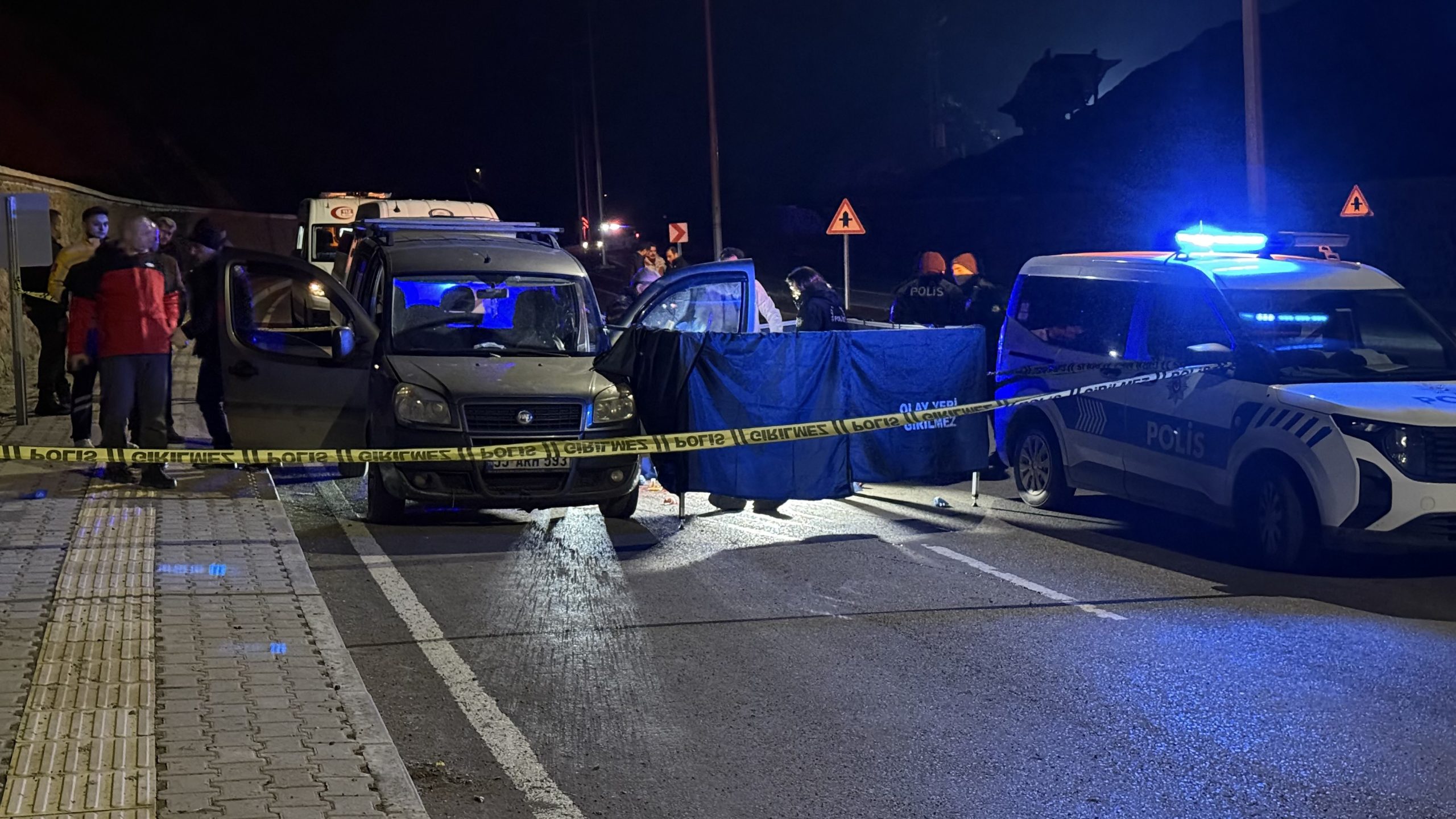 Samsun’un Canik ilçesinde park halindeki araçta çıkan tartışma kanlı bitti.