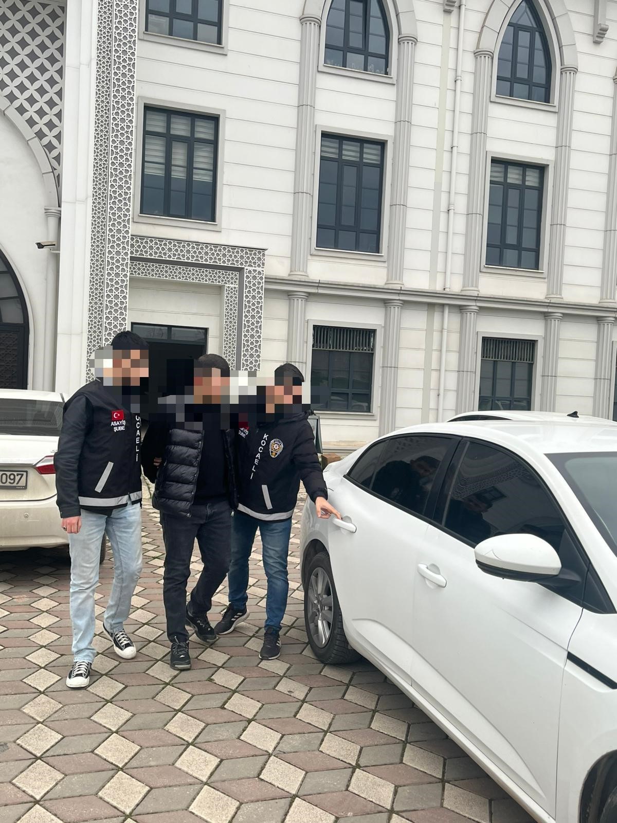 Kocaeli’nin Gebze ilçesinde bir kebapçıya yönelik silahlı saldırıyla ilgili yürütülen