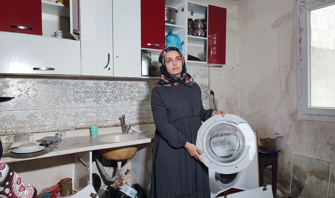 Adana’da boşanma sürecinde olduğu eşi ve 4 çocuğunun yaşadığı eve