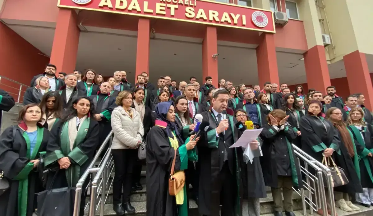Kocaeli Barosu’na bağlı avukatlar, görevi başında silahlı saldırıya uğrayarak hayatını
