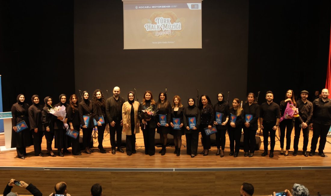 Kocaeli Büyükşehir Belediyesi tarafından düzenlenen “Türk Halk Müziği Gecesi”nde, Anne
