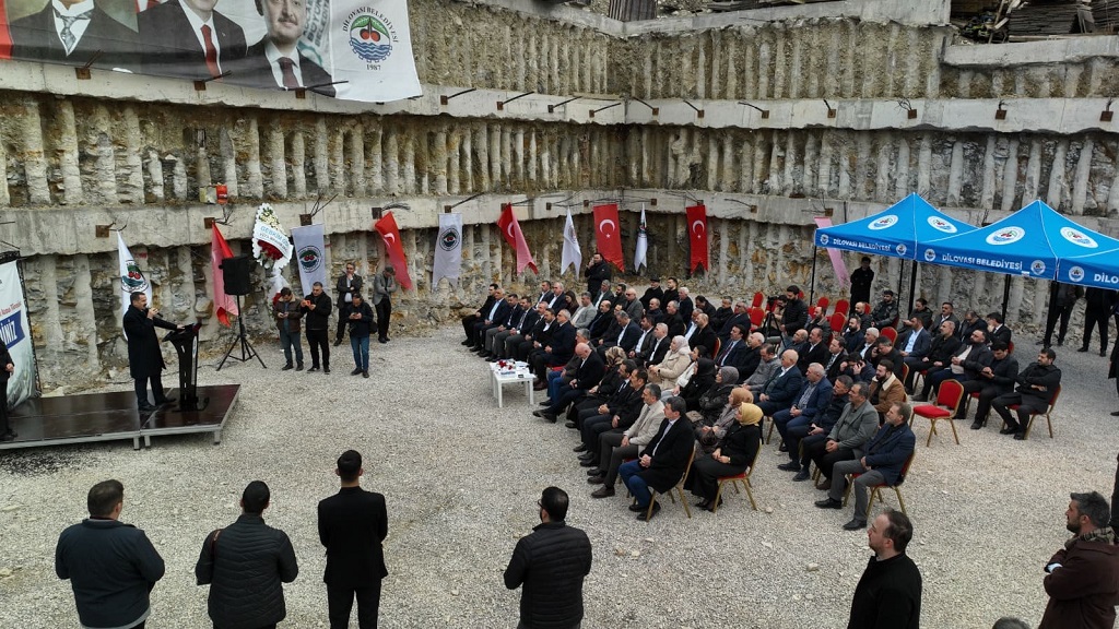 Dilovası, geleceğe umut ve vizyon taşıyacak Kent Meydanı Projesi ile