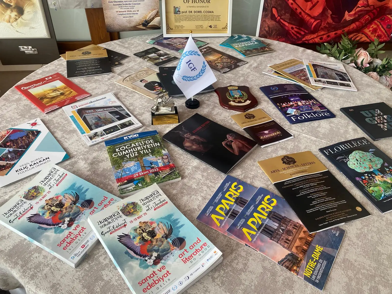 Romanya’nın Bistrița kentinde düzenlenen uluslararası sempozyumda, İzmit Belediyesinin kültür yayınları