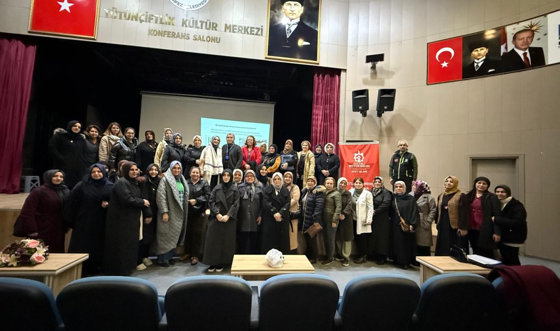 Kocaeli Büyükşehir Belediyesi, “Afete Hazır Kadınlar Projesi” kapsamında KO-MEK kursiyerlerine