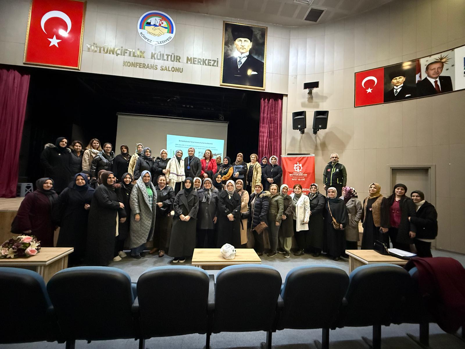 Kocaeli Büyükşehir Belediyesi, “Afete Hazır Kadınlar Projesi” kapsamında KO-MEK kursiyerlerine