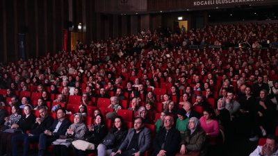Kocaeli Büyükşehir Belediyesi Oda Orkestrası, dinleyicisini kırmadı. Çok sevilen Toygar