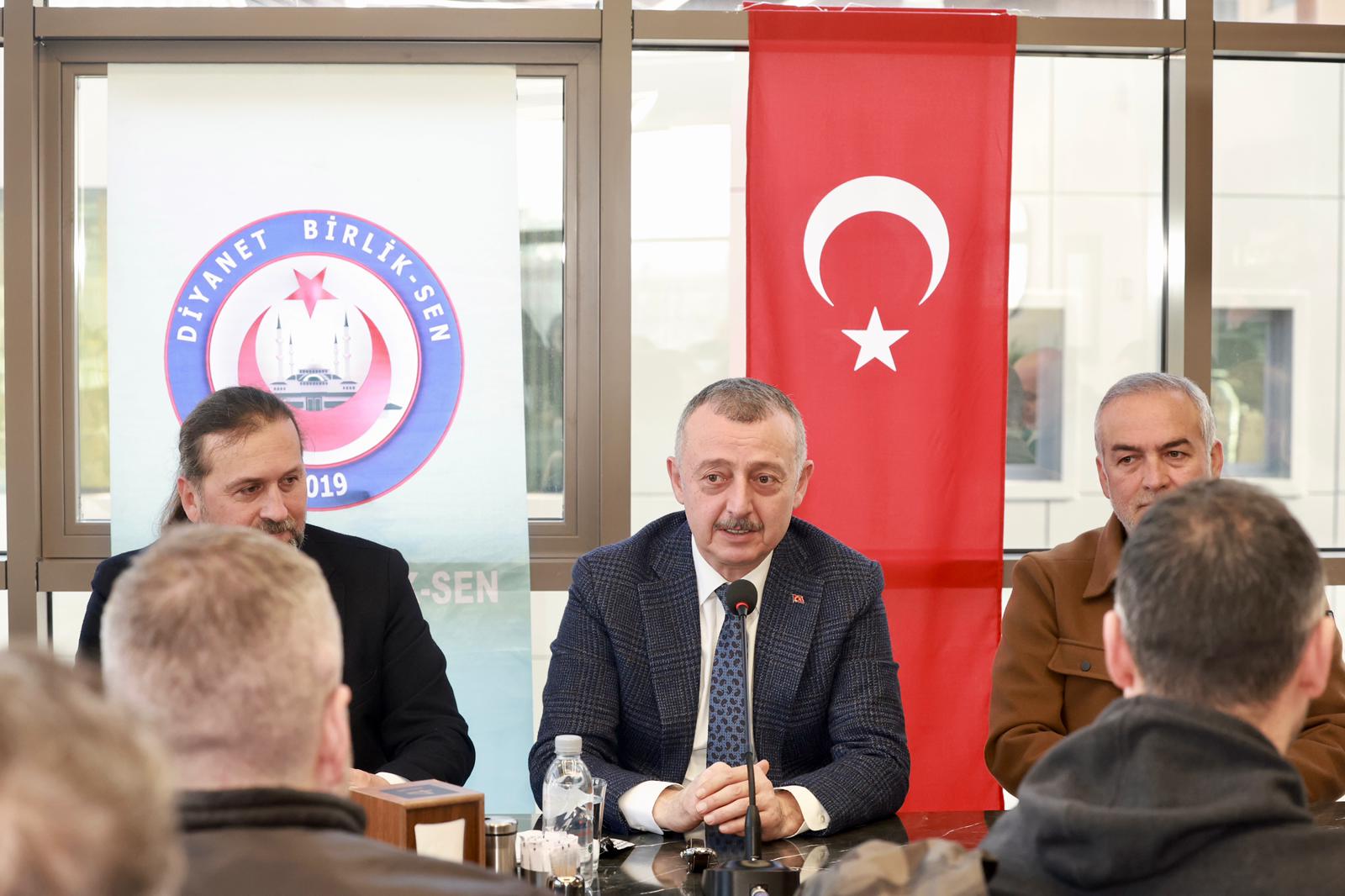 Kocaeli Büyükşehir Belediye Başkanı Tahir Büyükakın, Diyanet Birlik-Sen ile gerçekleştirilen