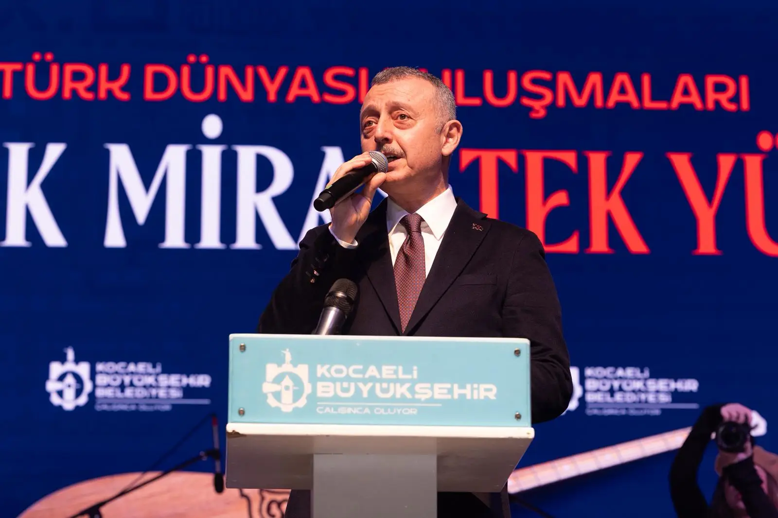Kocaeli Büyükşehir Belediyesi'nin “Ortak Miras Tek Yürek” etkinliğinde Türk Dünyası,