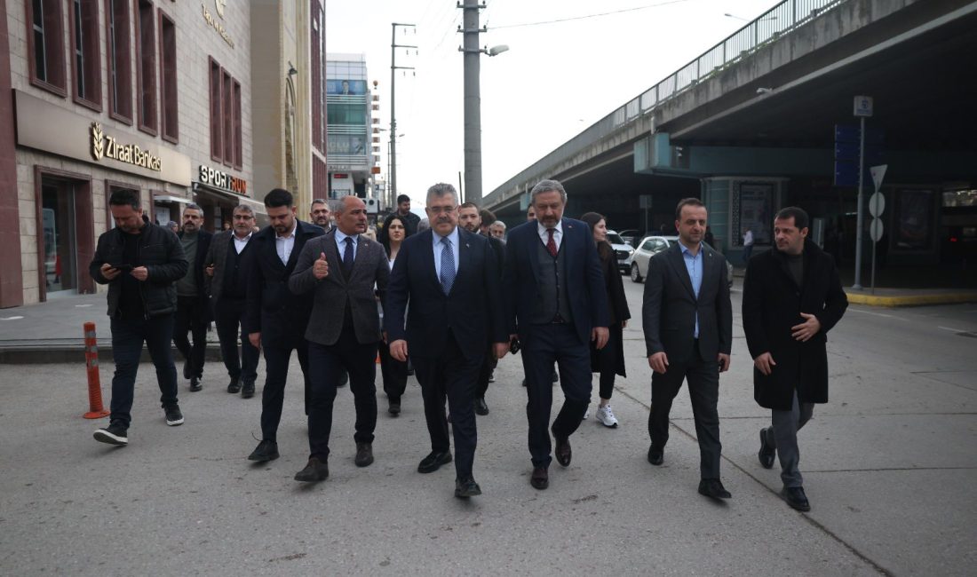 AK Parti Kocaeli Milletvekilleri Veysel Tipioğlu ve Mehmet Akif Yılmaz,