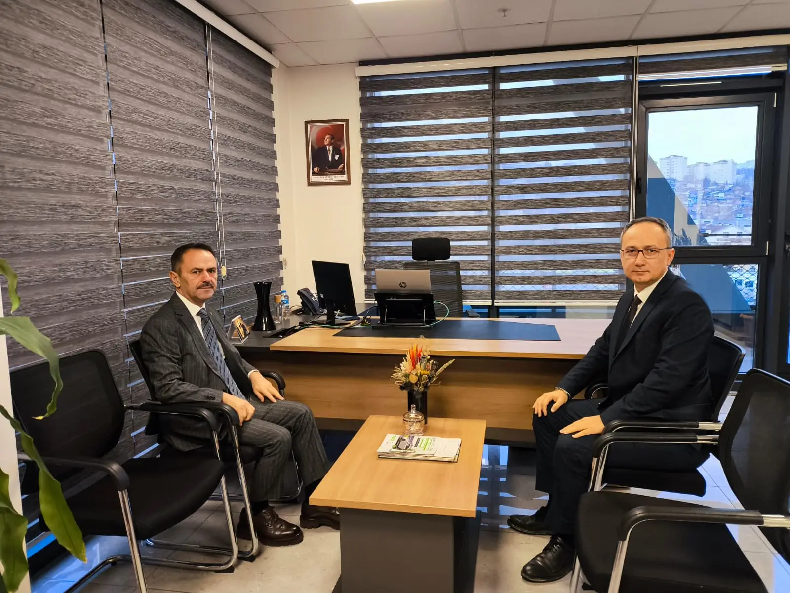 Kocaeli Valisi İlhami Aktaş, güne Sakarya Elektrik Dağıtım A.Ş. (SEDAŞ)