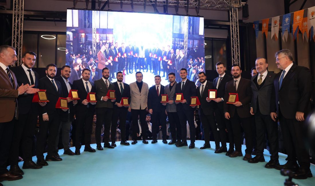 AK Parti Kocaeli Gençlik Kolları tarafından düzenlenen “Söz Gençlikte: İz