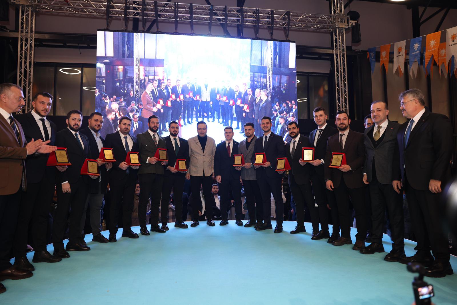 AK Parti Kocaeli Gençlik Kolları tarafından düzenlenen “Söz Gençlikte: İz