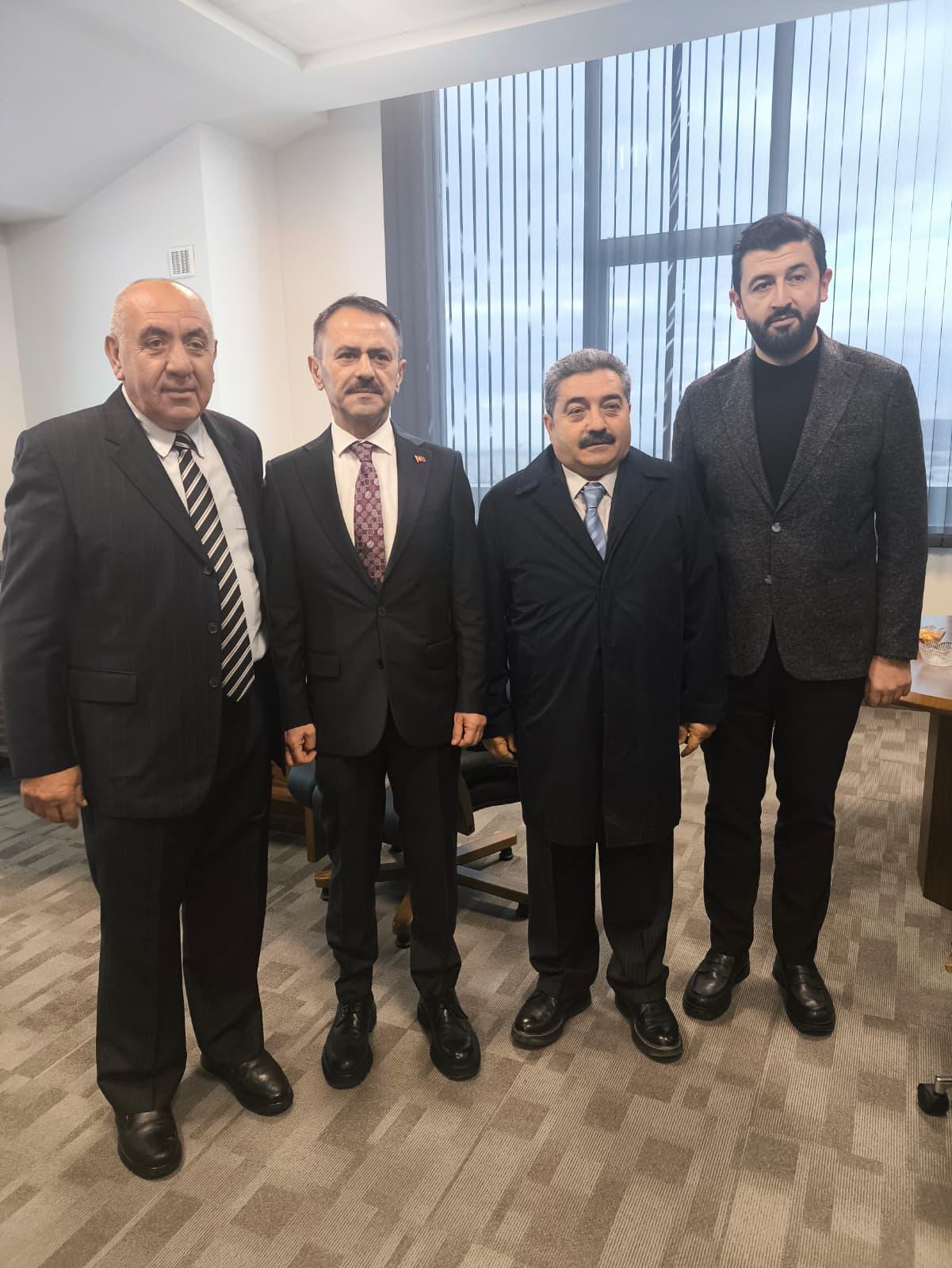 Kocaeli Valisi İlhami Aktaş, Çayırova’da faaliyet gösteren Marmara Geri Dönüşümcüler