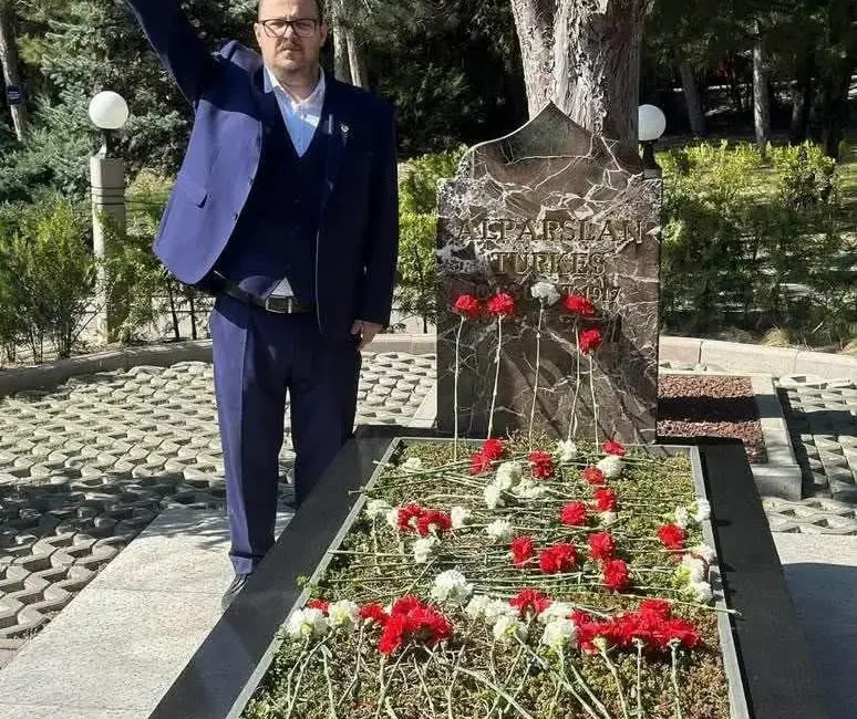 Geçmiş dönem Karamürsel Ülkü Ocakları Başkanlığı görevini yürüten Hakan Demirer