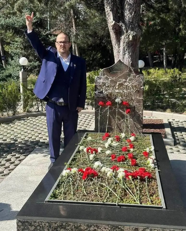 Geçmiş dönem Karamürsel Ülkü Ocakları Başkanlığı görevini yürüten Hakan Demirer