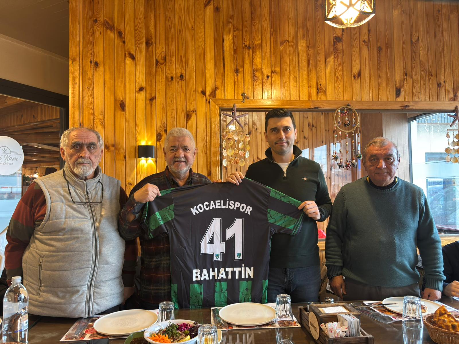 Samsunspor–Kocaelispor karşılaşması öncesinde iki kentin basın mensupları Samsun’da düzenlenen yemekte
