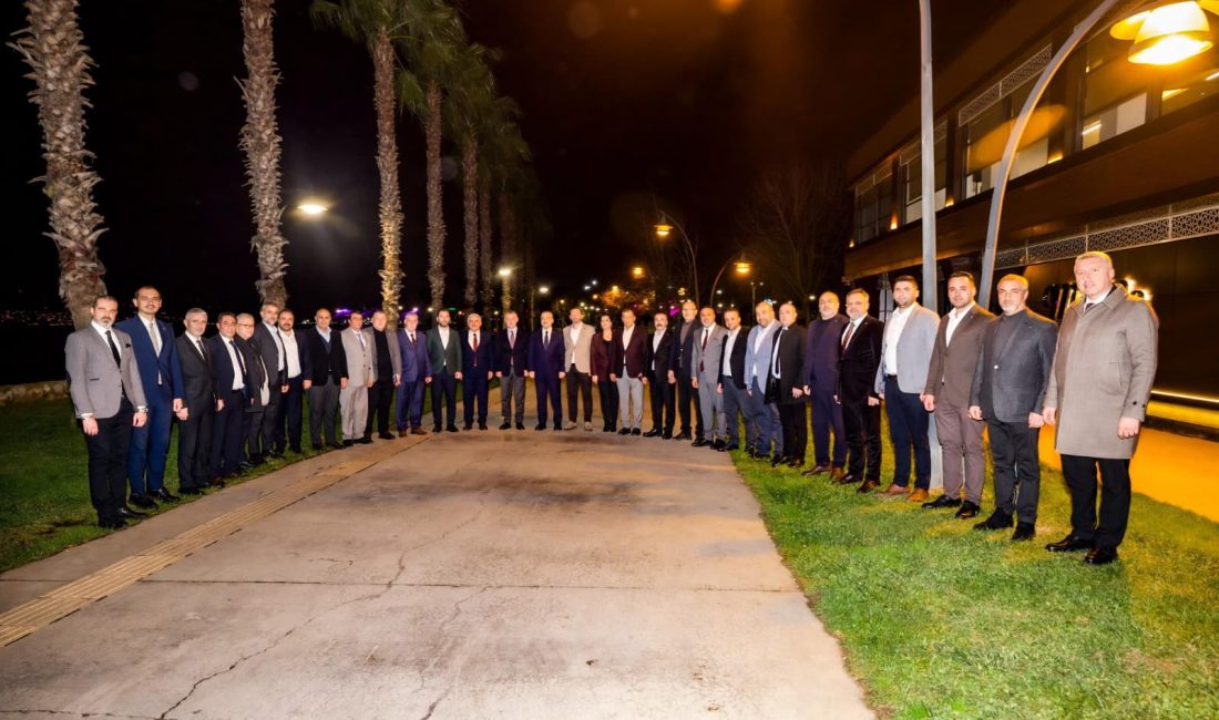 Kocaeli Büyükşehir Belediye Başkanı Tahir Büyükakın’ın ev sahipliğinde Maide Restoran’da