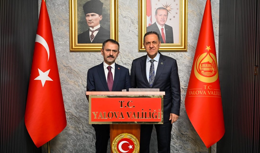 Kocaeli Valisi İlhami Aktaş, Yalova Valisi Dr. Ahmet Hamdi Usta’ya