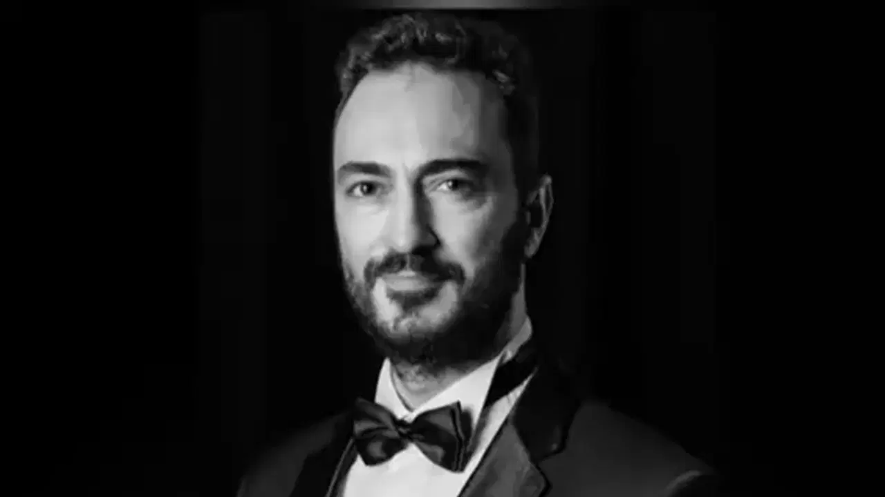 İstanbul Devlet Opera ve Balesi koro sanatçısı Emrah Erdem Gedik,