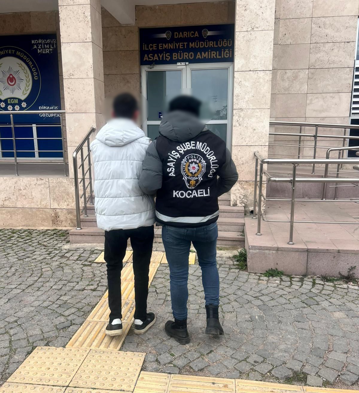 Kocaeli İl Emniyet Müdürlüğü ekipleri, bilişim yoluyla dolandırıcılık suçundan hakkında