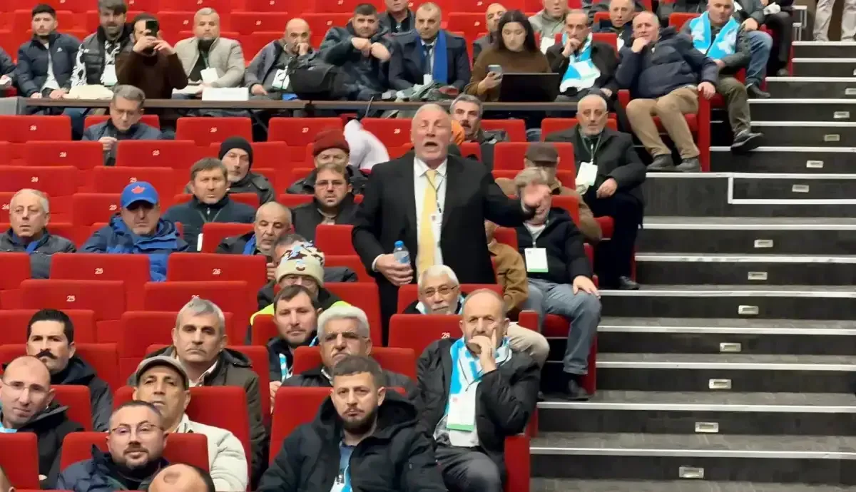 Kocaeli Servis Araçları İşletmecileri Esnaf Odası’nın genel kurulunda konuşmalar sırasında