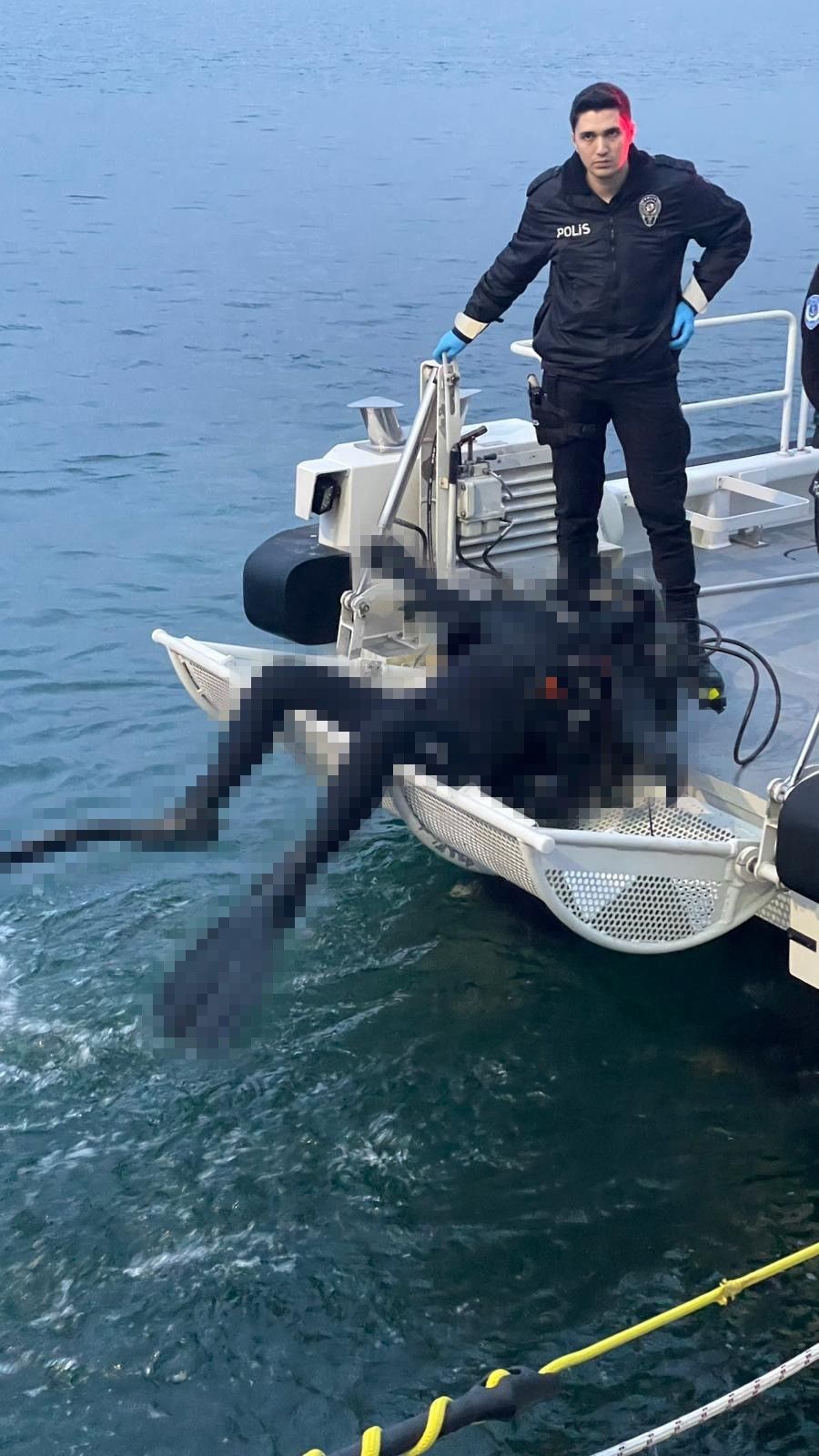 Kocaeli'nin Başiskele ilçesinde, balıkçılar tarafından denizde bulunan dalgıç cesediyle ilgili