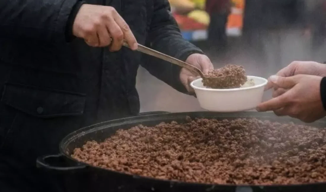 Aydın’ın Efeler ilçesinde 2015 yılında cuma namazı çıkışında, cemaate dağıtılan