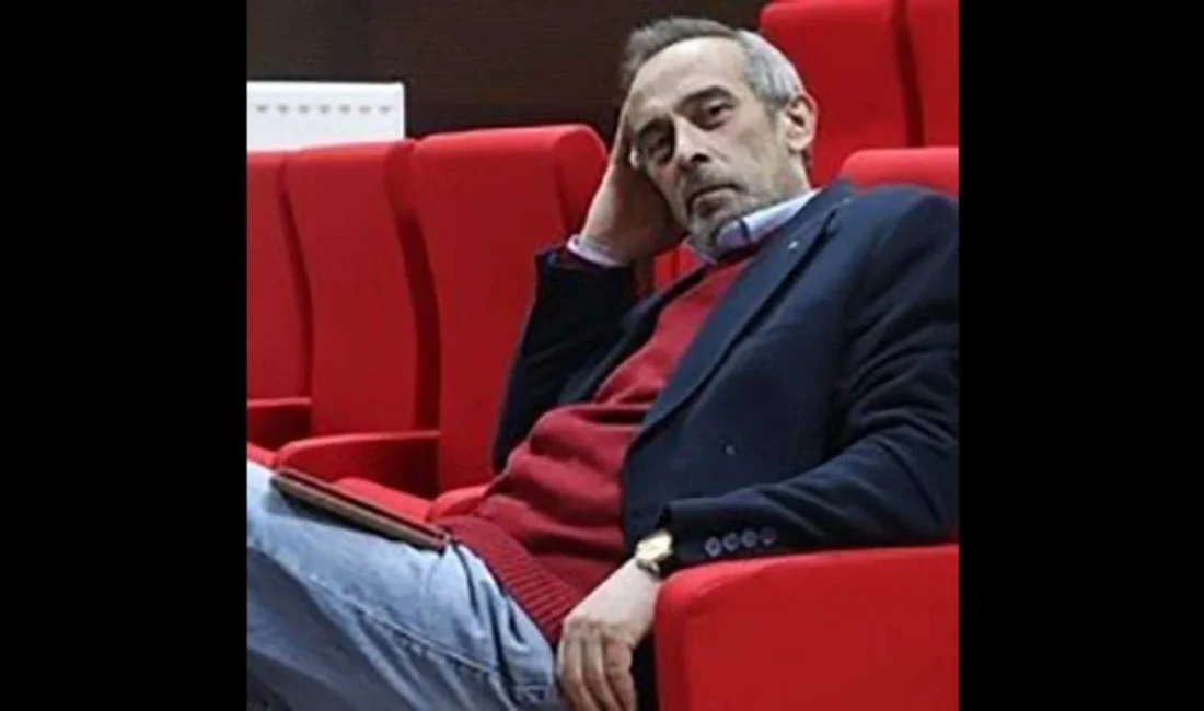 KOÜ’de yüksek lisans ve doktora eğitimini tamamlayan, geçmiş dönemlerde de