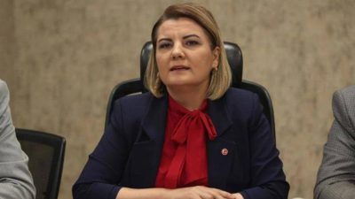 İzmit Belediye Başkanvekilliği seçiminin ardından konuşan Yaşar Tüzün, Fatma Kaplan