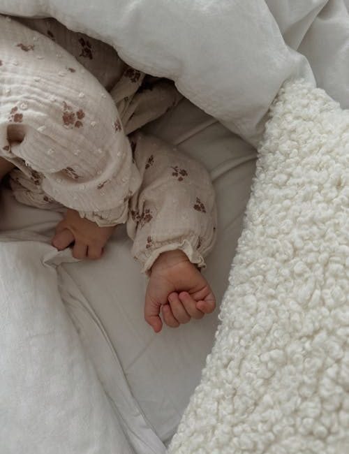 Nevşehir’de yabancı uyruklu bir ailenin 8 aylık bebeği, gece saatlerinde