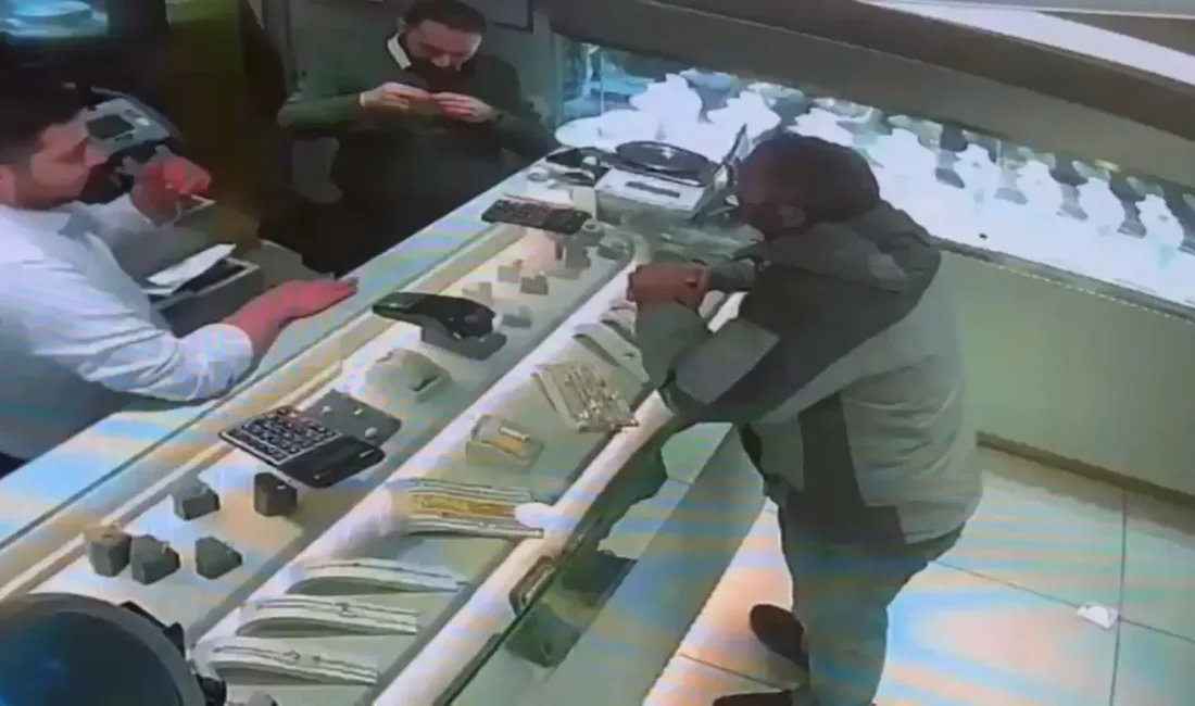 Kocaeli, Sakarya ve İstanbul’da kuyumcuları sahte altınla dolandırdığı belirlenen, 15