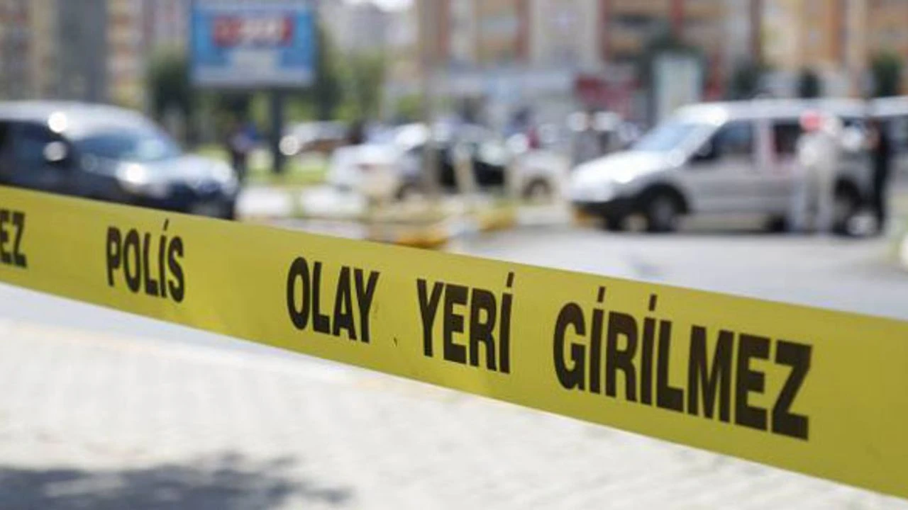 Kocaeli Kartepe’de bir depoda çalışan yabancı uyruklu işçi, yaklaşık 12